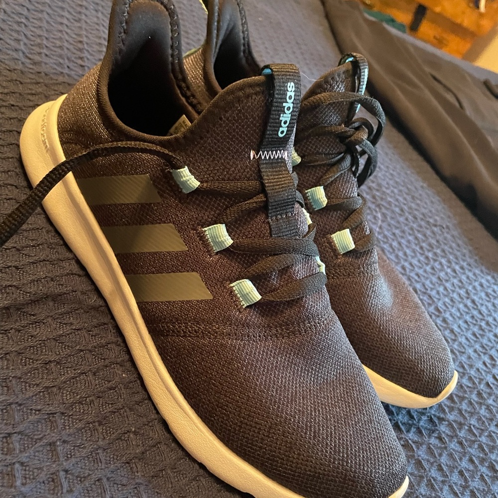 Women’s Adidas Tennis Shoes